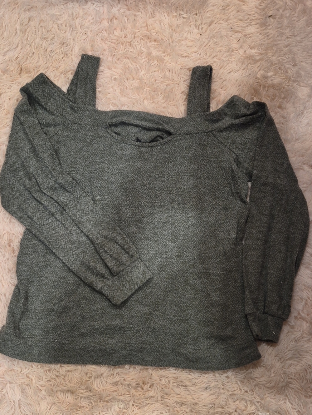 Cold-Shoulder Long Sleeve Sweater in Dark Heather Gray